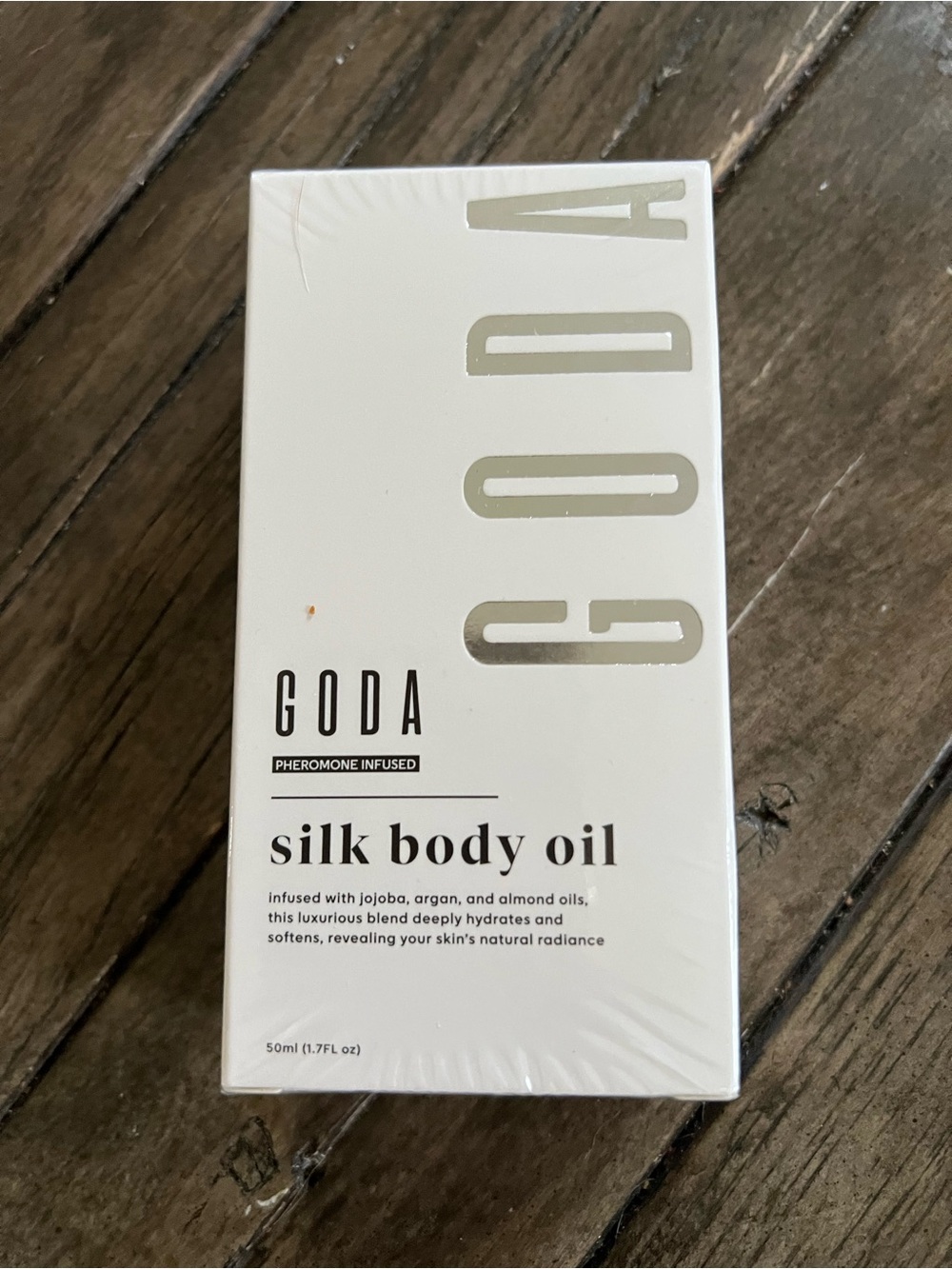 Silk Body Oil White Nourishing Body Oil & Goda Sence Of Seduction.
